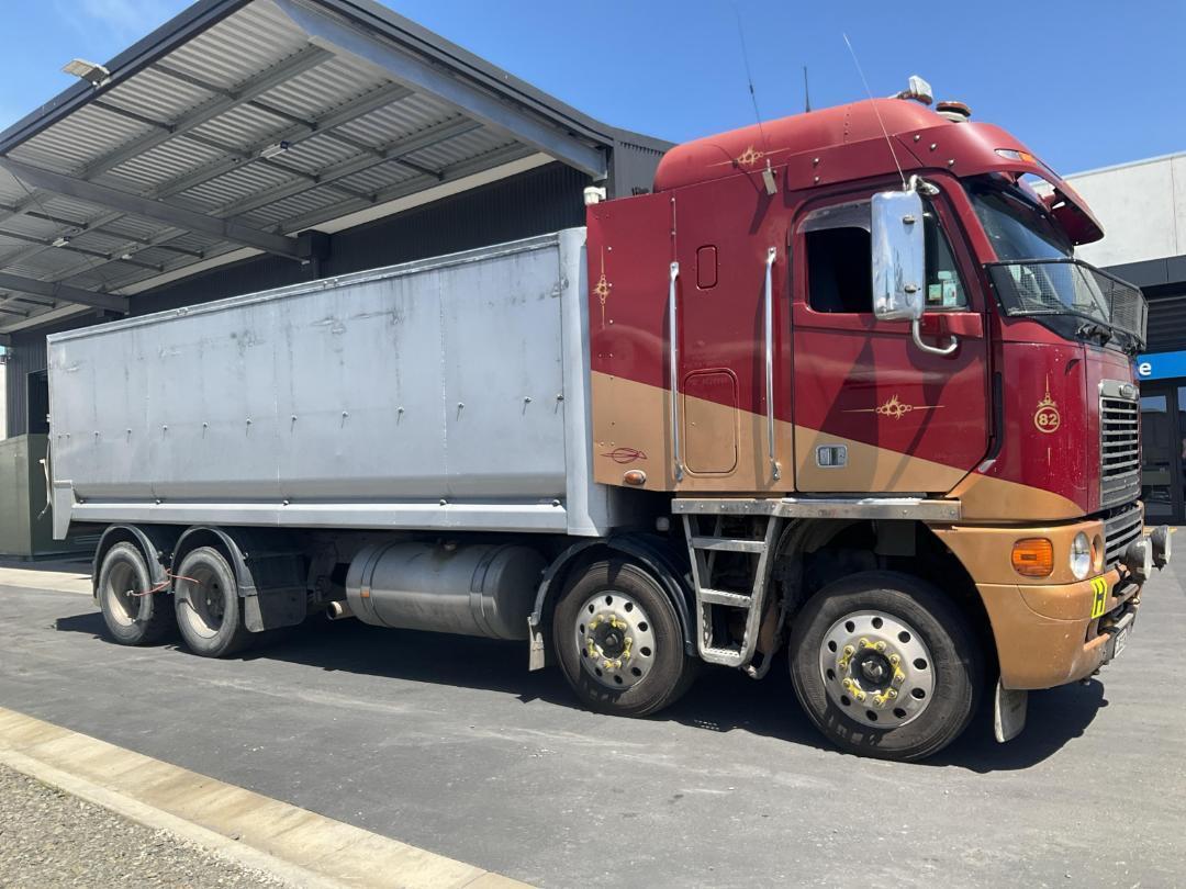 Photo '3' of Freightliner Argosy TSB Tipper
