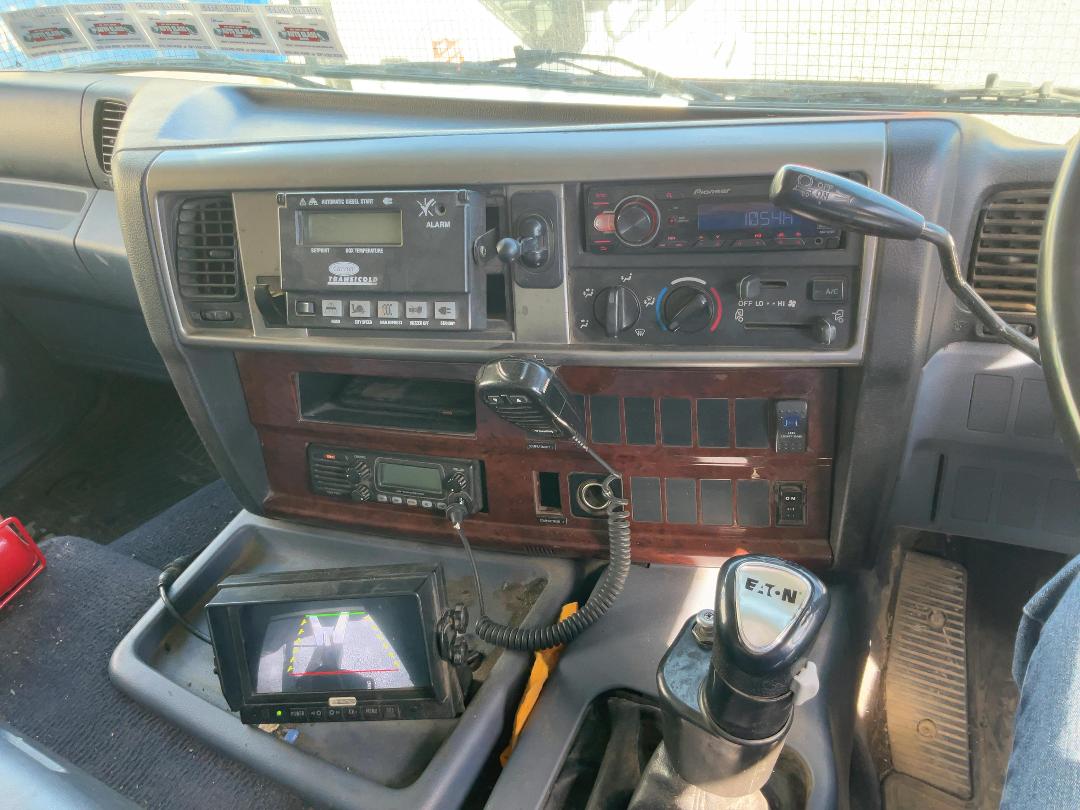 Photo '10' of Hino FY 1 EUPG-WPN Curtain/Chiller