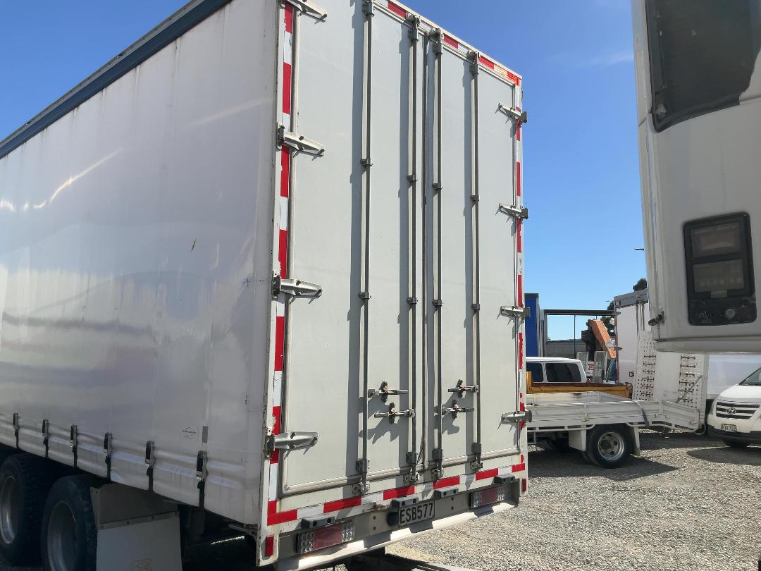 Photo '7' of Hino FY 1 EUPG-WPN Curtain/Chiller