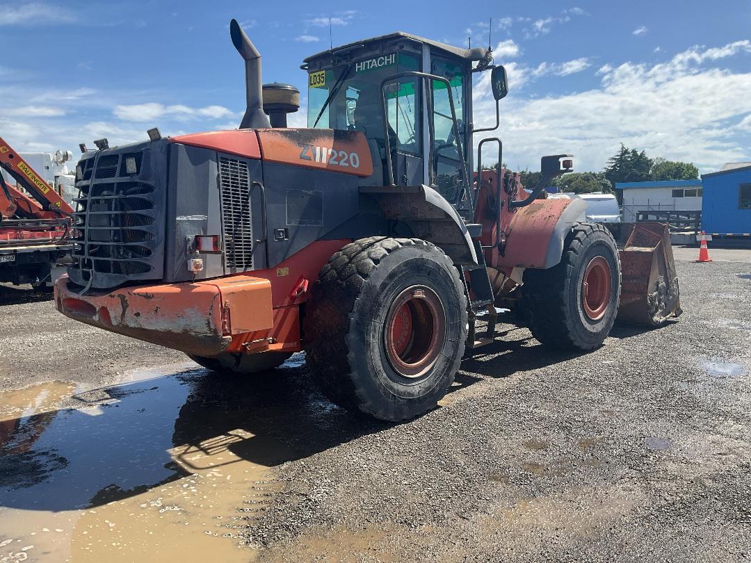 Photo '4' of Hitachi ZW220 Wheel Loader