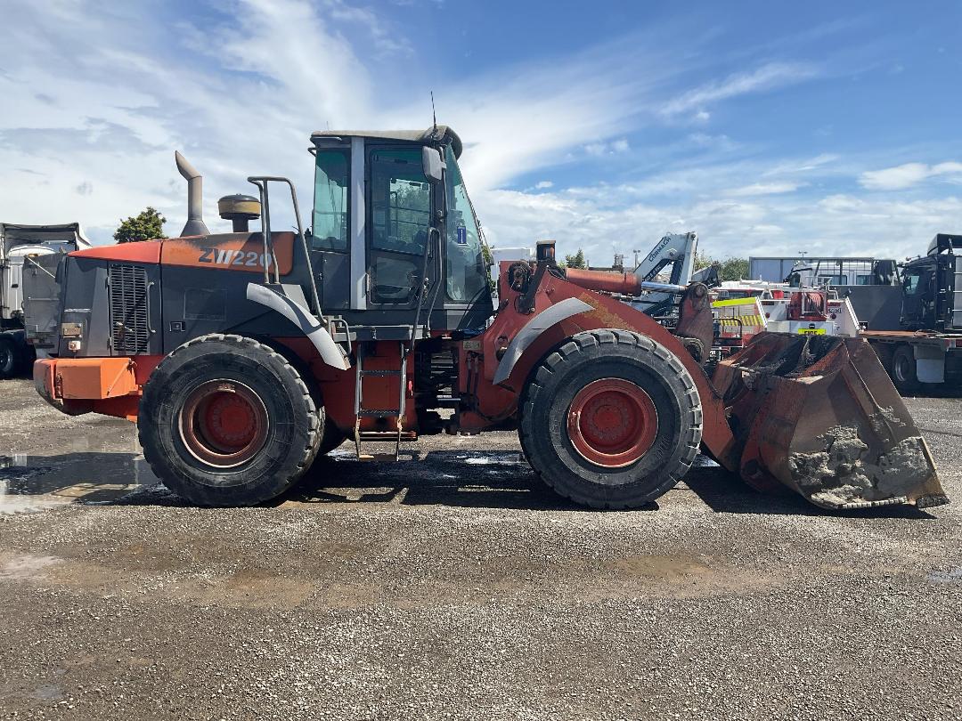 Photo '3' of Hitachi ZW220 Wheel Loader