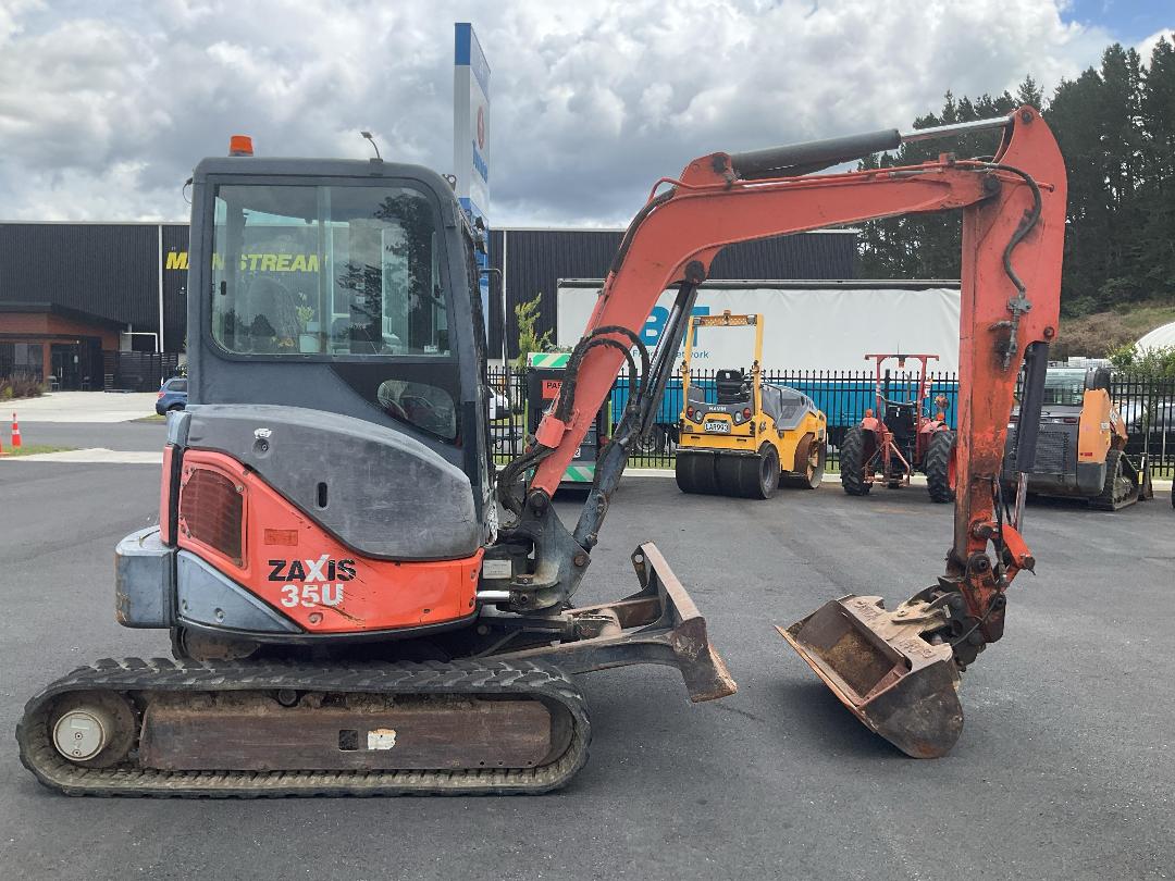 Photo '3' of Hitachi ZX35U/3F Excavator