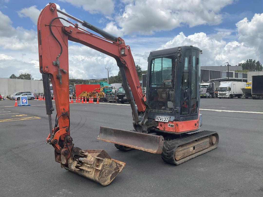 Photo '9' of Hitachi ZX35U/3F Excavator