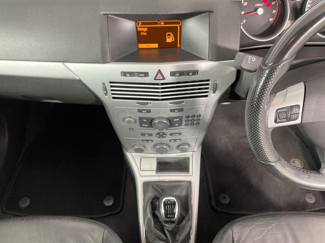 Photo '18' of Holden Astra