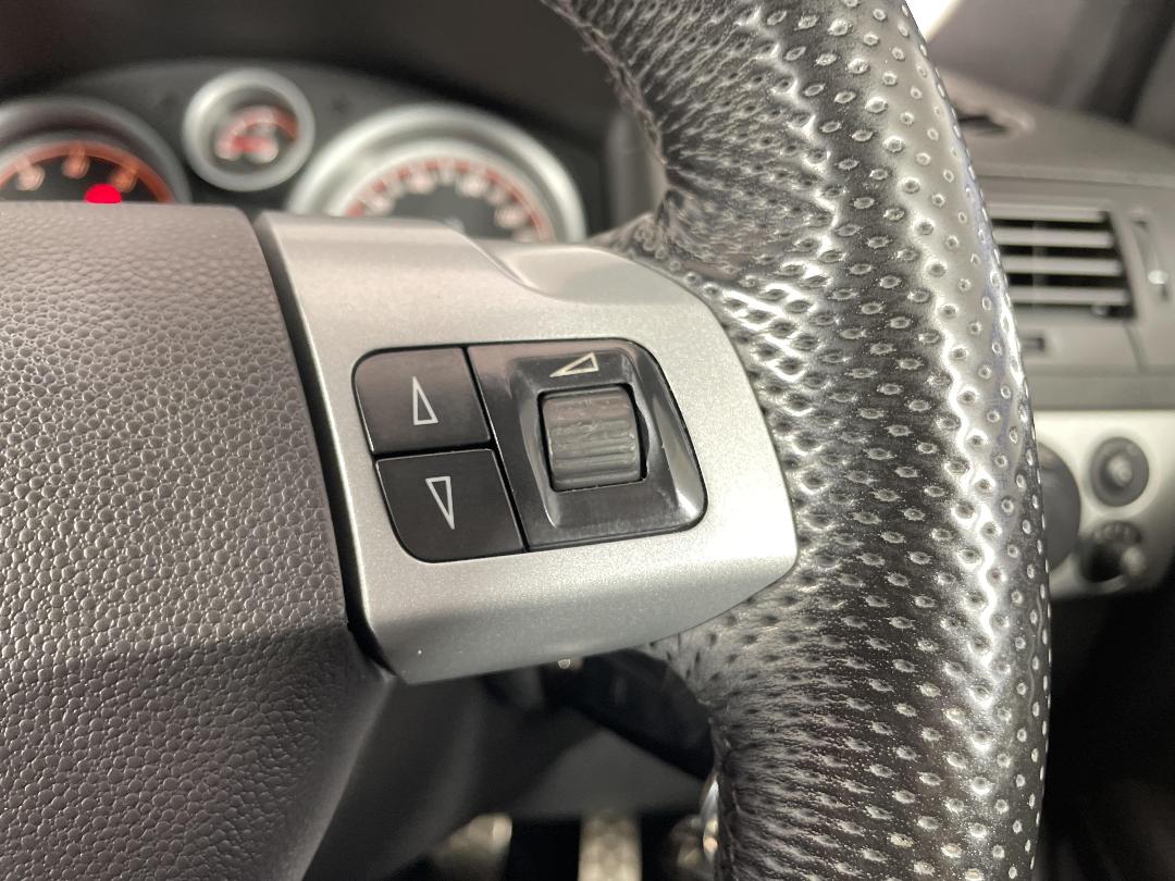 Photo '24' of Holden Astra