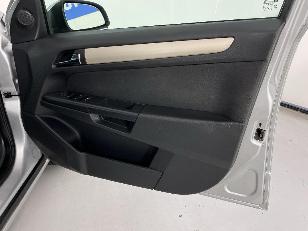 Photo '15' of Holden Astra