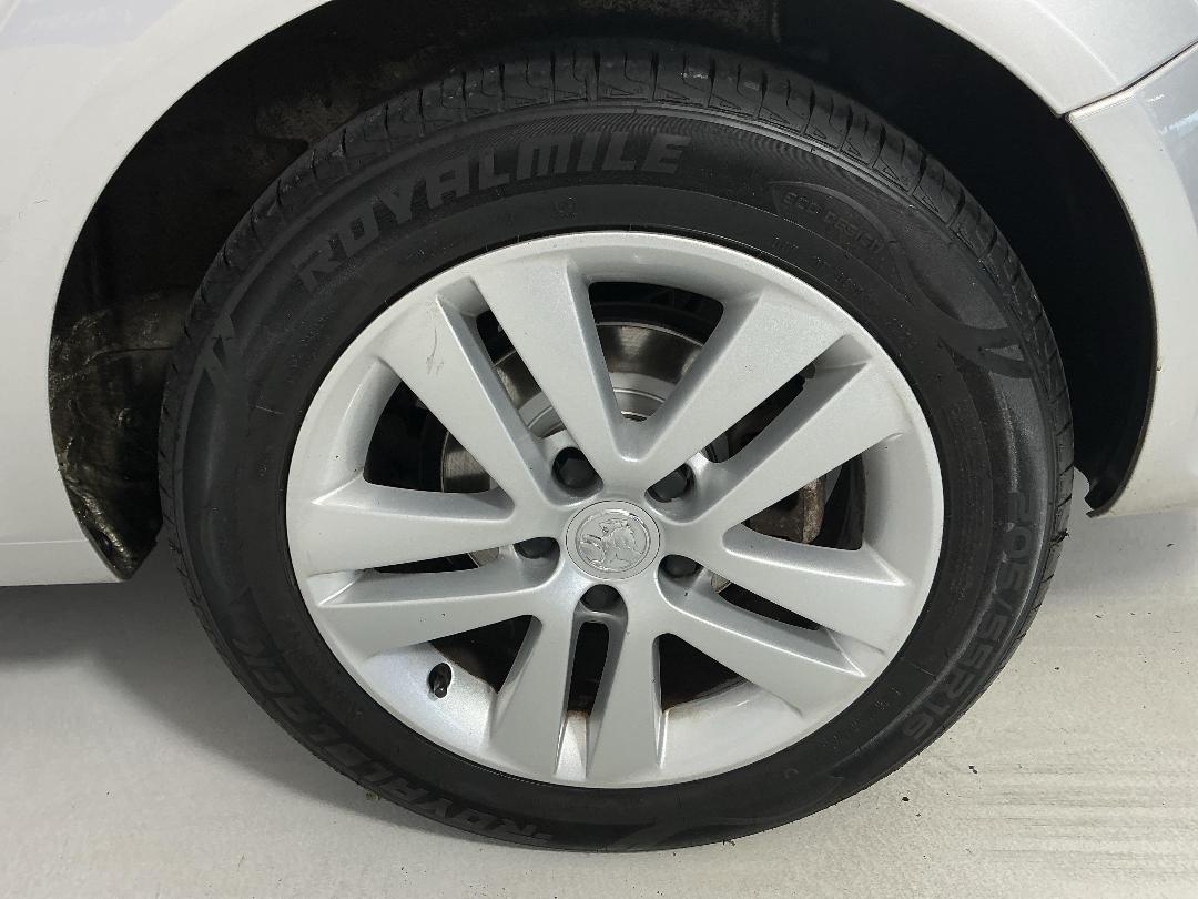 Photo '11' of Holden Astra