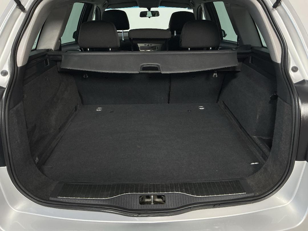 Photo '14' of Holden Astra