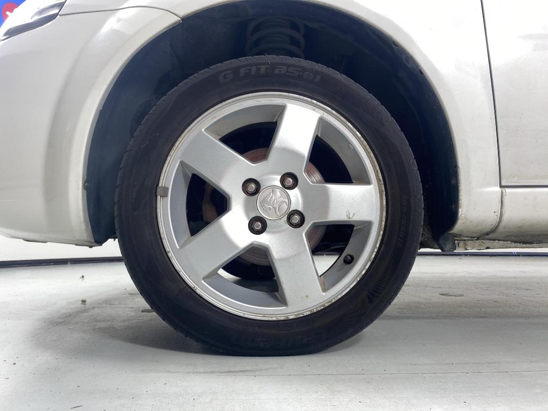 Photo '10' of Holden Barina Photo '10' of Holden Barina