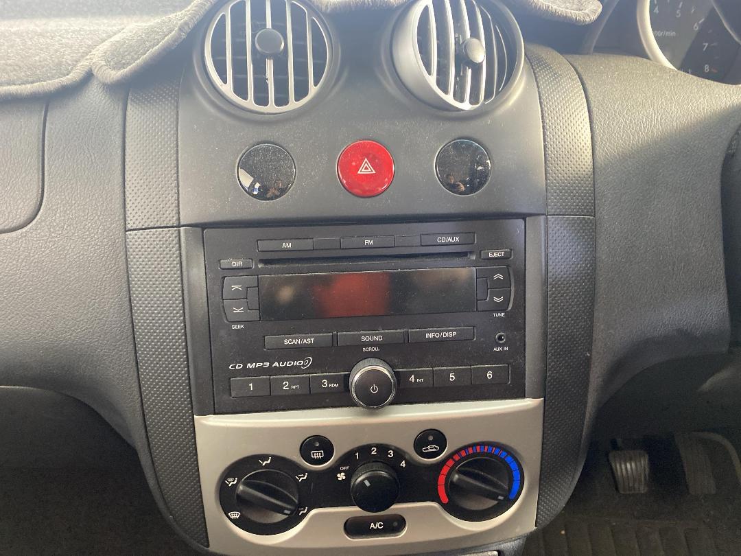 Photo '18' of Holden Barina Photo '18' of Holden Barina