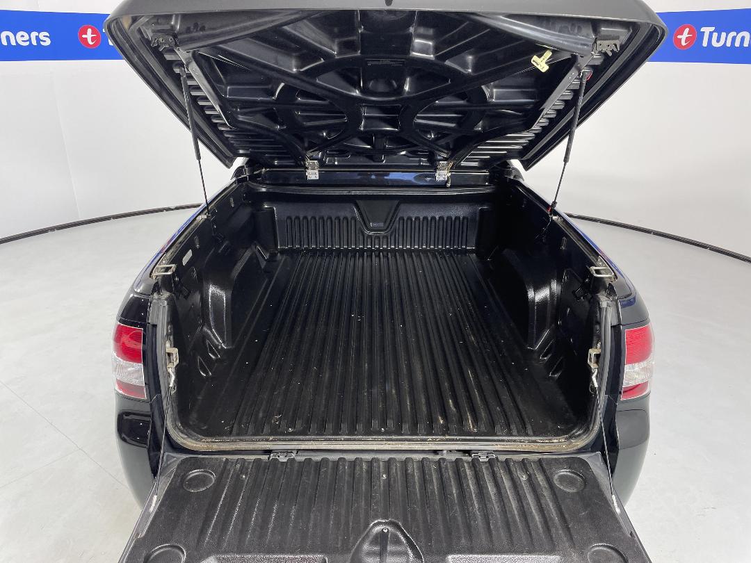 Photo '14' of Holden Commodore