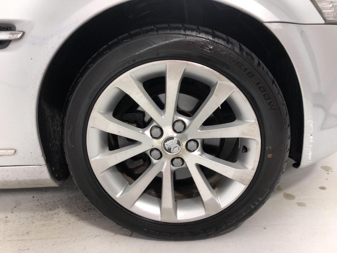 Photo '9' of Holden Commodore