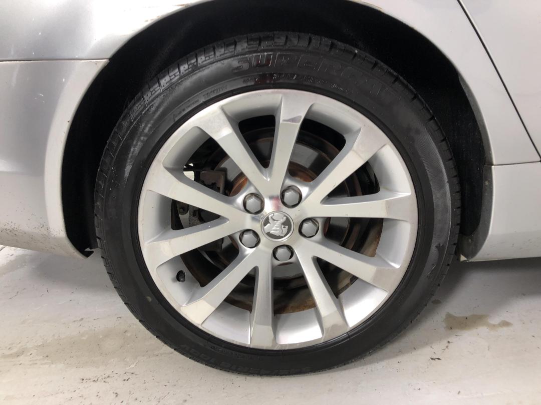 Photo '12' of Holden Commodore