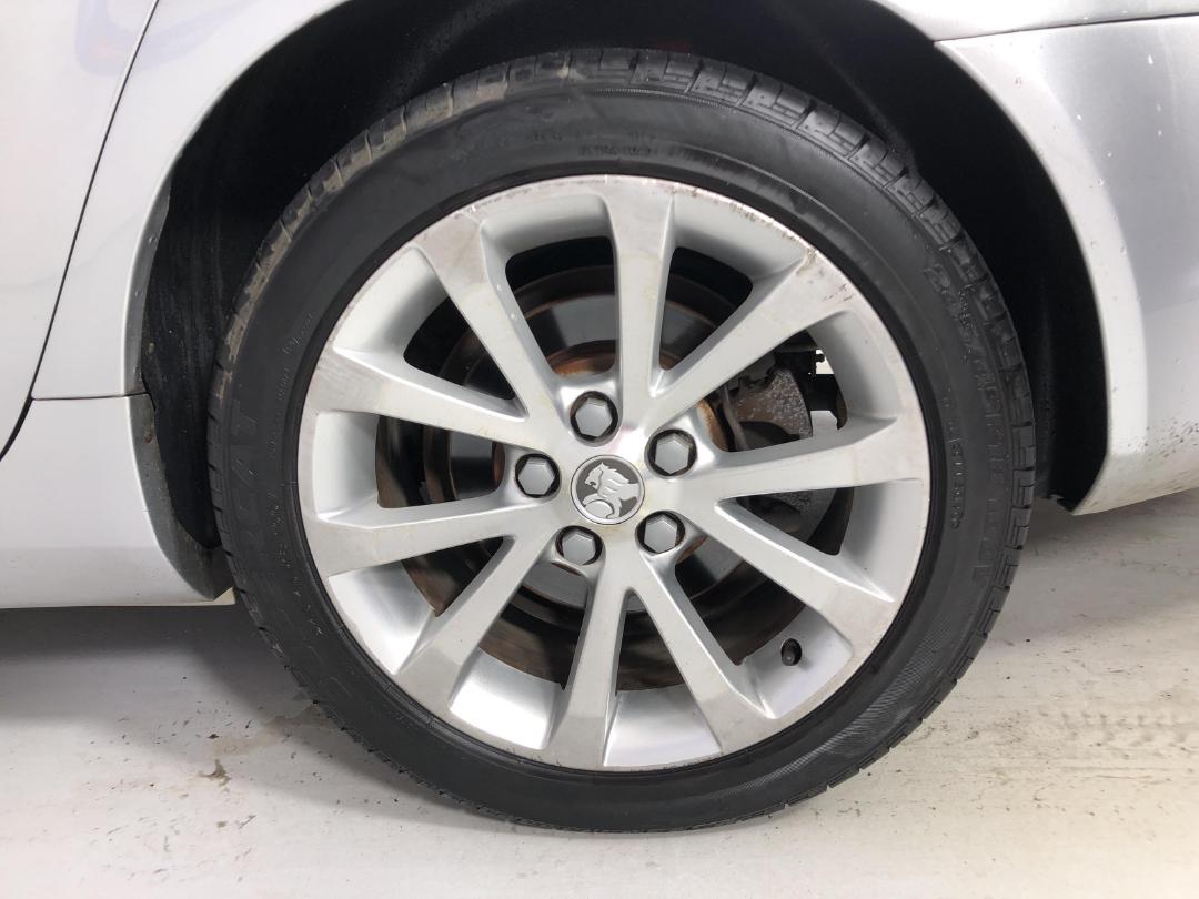 Photo '11' of Holden Commodore