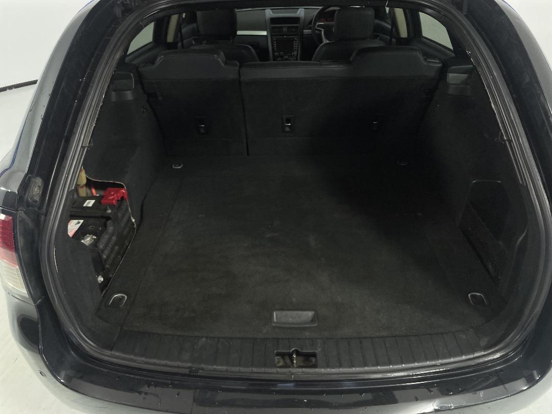 Photo '14' of Holden Commodore