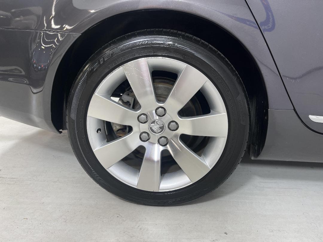 Photo '12' of Holden Commodore Photo '12' of Holden Commodore