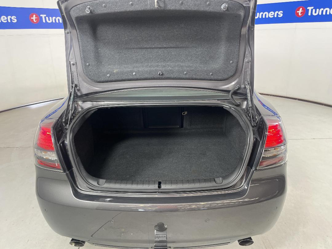 Photo '14' of Holden Commodore Photo '14' of Holden Commodore