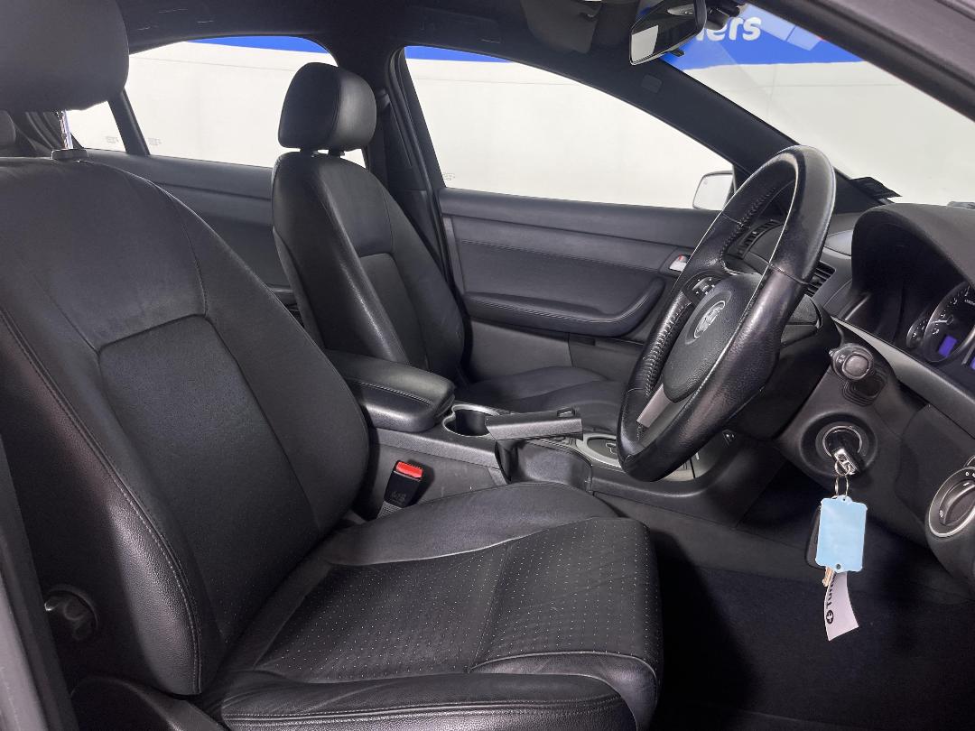 Photo '16' of Holden Commodore Photo '16' of Holden Commodore