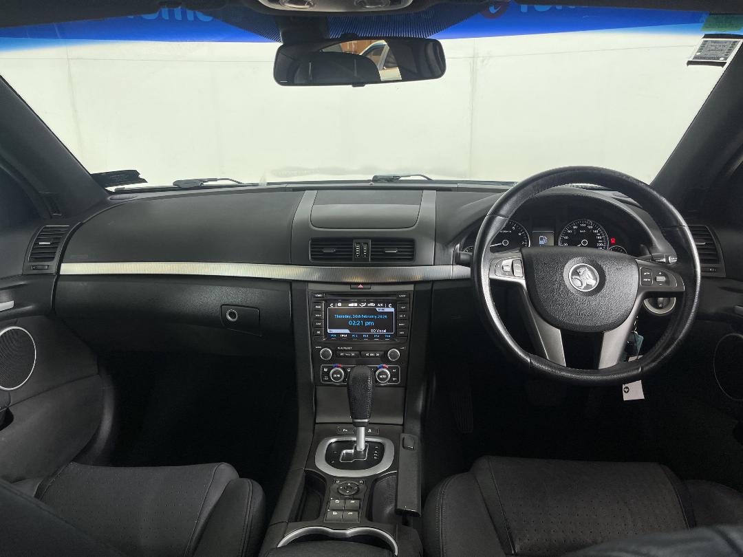 Photo '17' of Holden Commodore Photo '17' of Holden Commodore