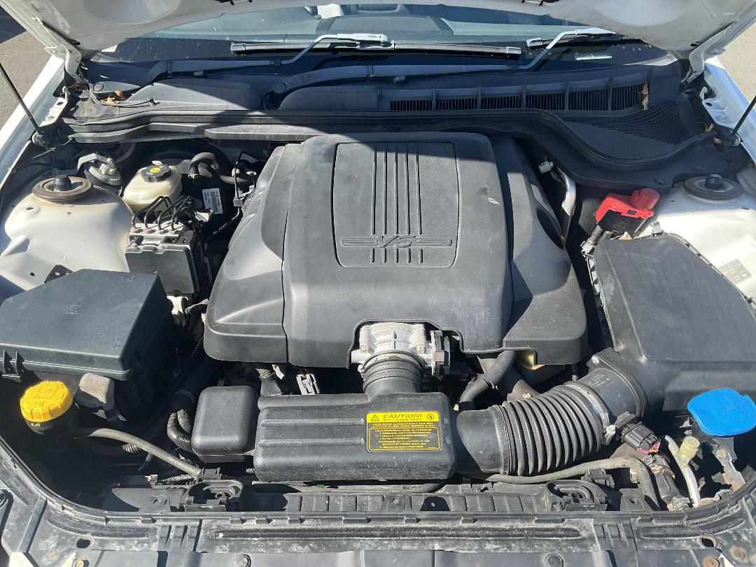 Photo '2' of Holden Commodore Sptwgn Calais VV6