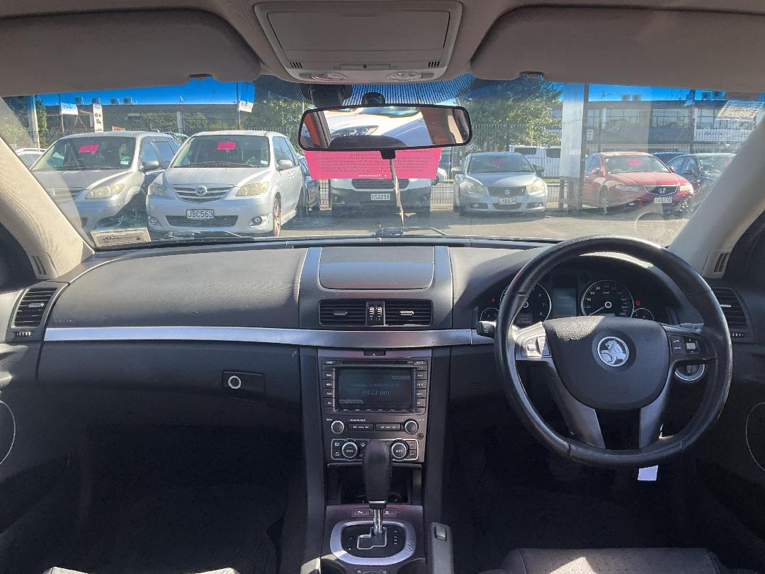 Photo '10' of Holden Commodore Sptwgn Calais VV6