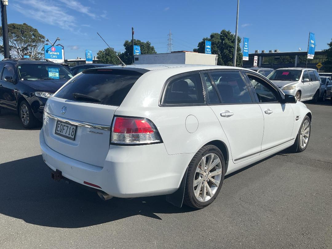 Photo '4' of Holden Commodore Sptwgn Calais VV6