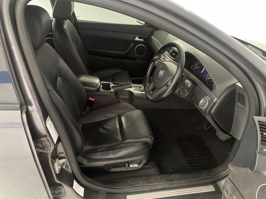 Photo '16' of Holden Commodore Photo '16' of Holden Commodore