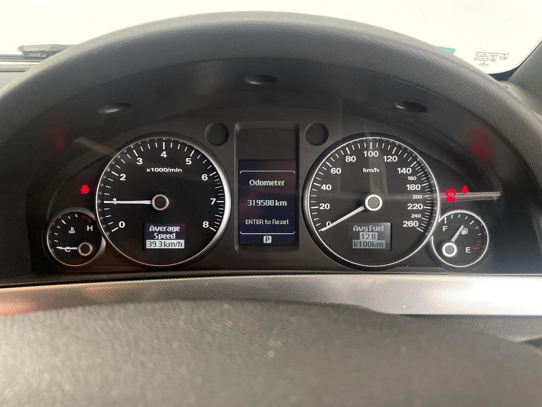 Photo '21' of Holden Commodore Photo '21' of Holden Commodore