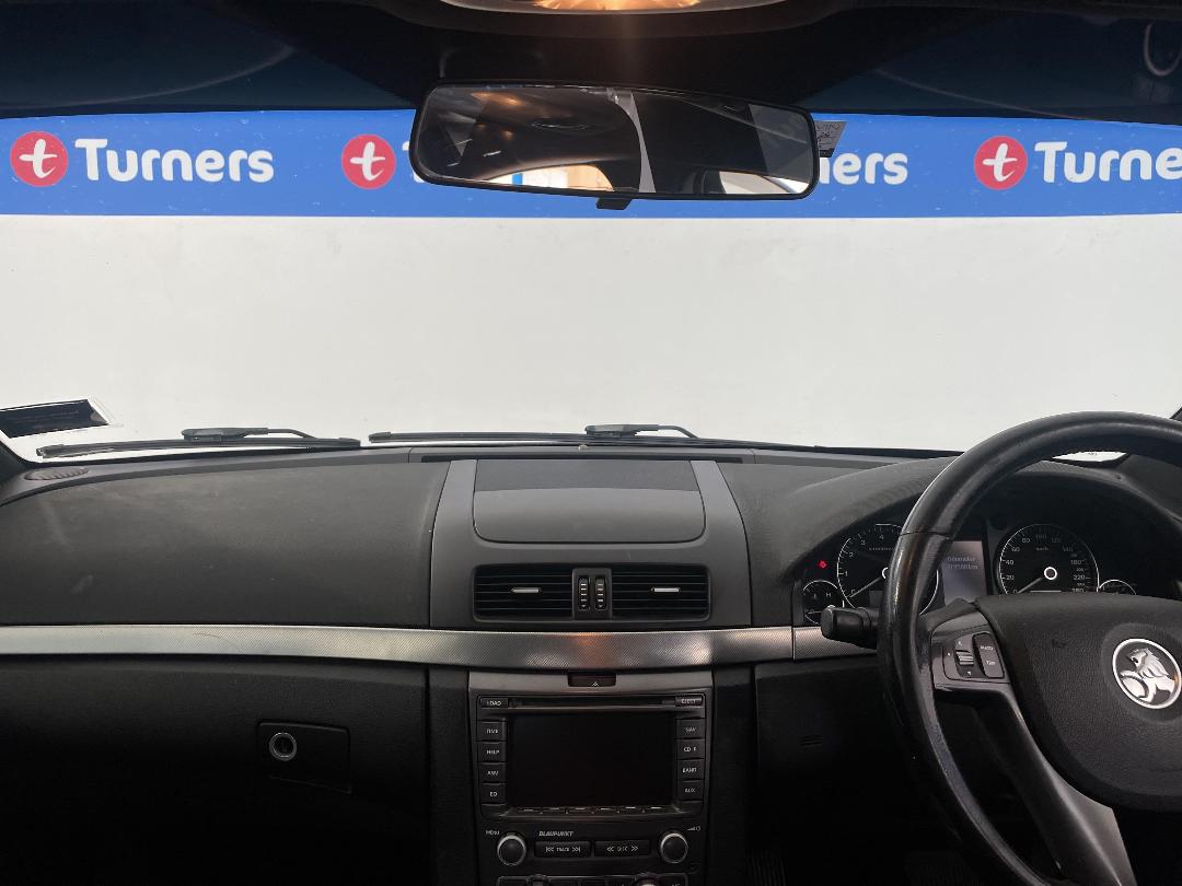 Photo '17' of Holden Commodore Photo '17' of Holden Commodore