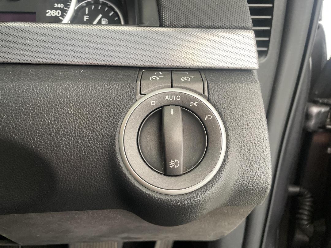 Photo '24' of Holden Commodore Photo '24' of Holden Commodore