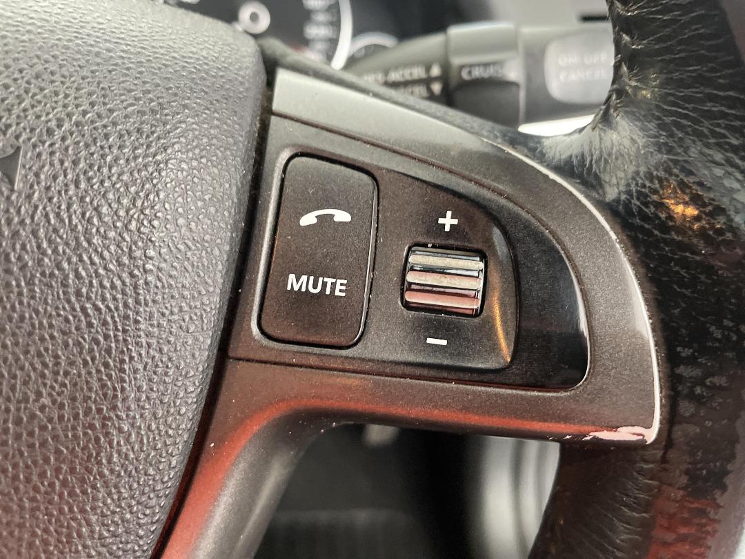 Photo '25' of Holden Commodore Photo '25' of Holden Commodore