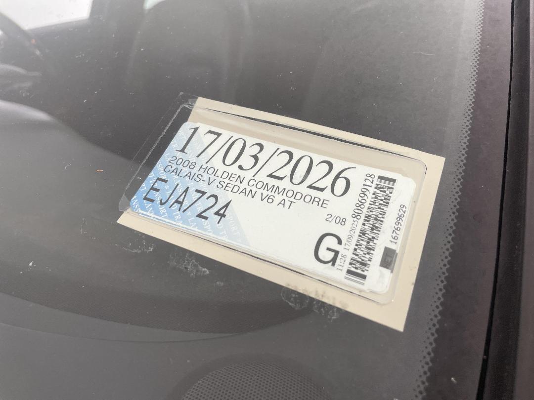 Photo '33' of Holden Commodore Photo '33' of Holden Commodore