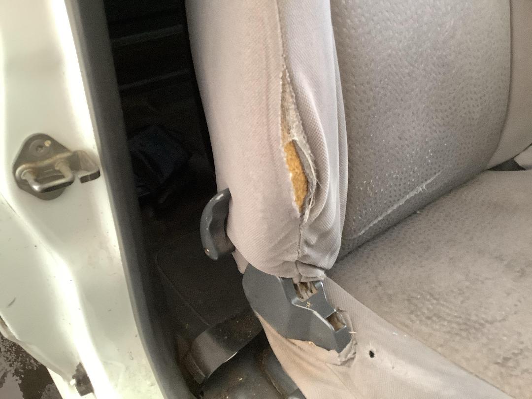 Photo '10' of Holden Rodeo 4X2 LX Space CC TD Photo '10' of Holden Rodeo 4X2 LX Space CC TD