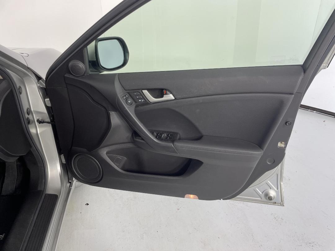 Photo '15' of Honda Accord