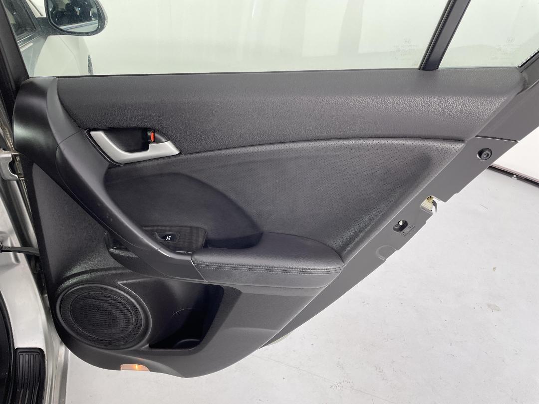 Photo '19' of Honda Accord