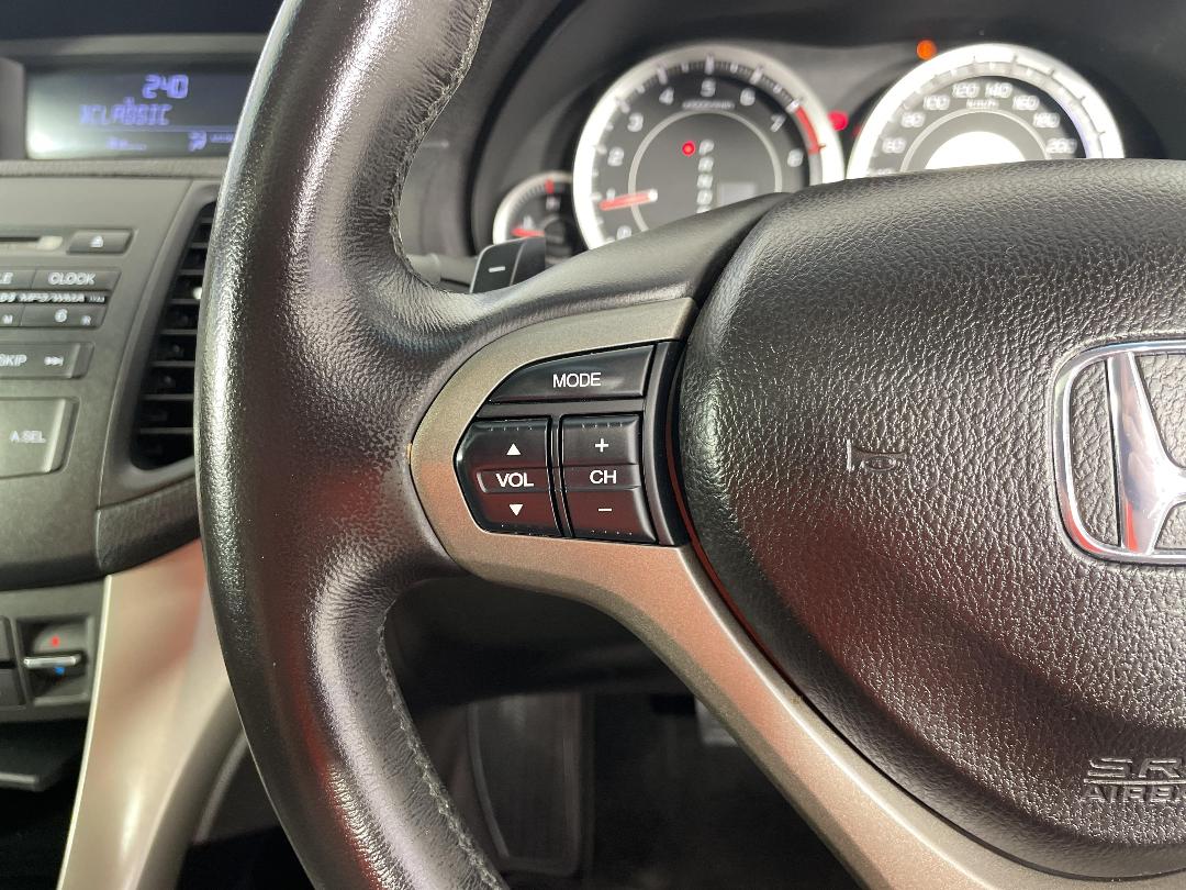 Photo '24' of Honda Accord Photo '24' of Honda Accord