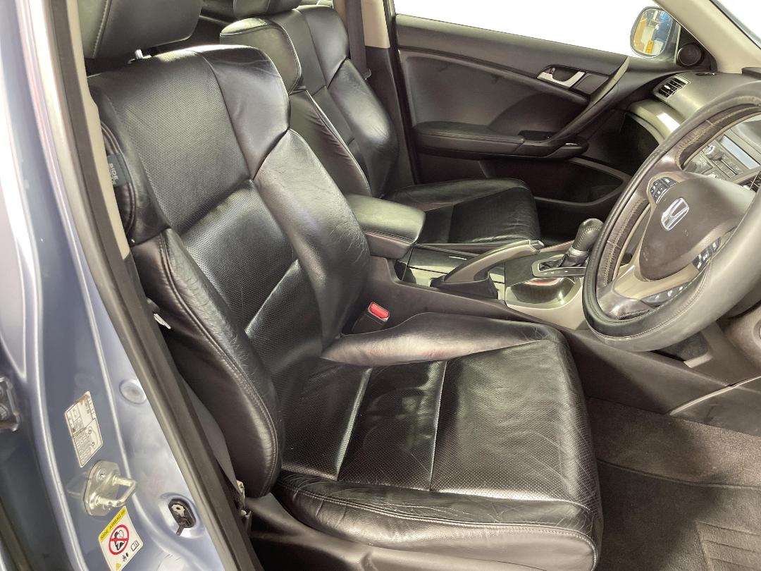 Photo '16' of Honda Accord