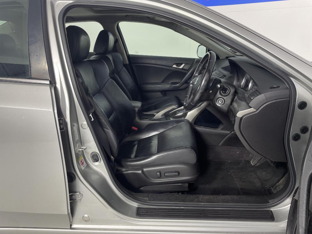 Photo '16' of Honda Accord