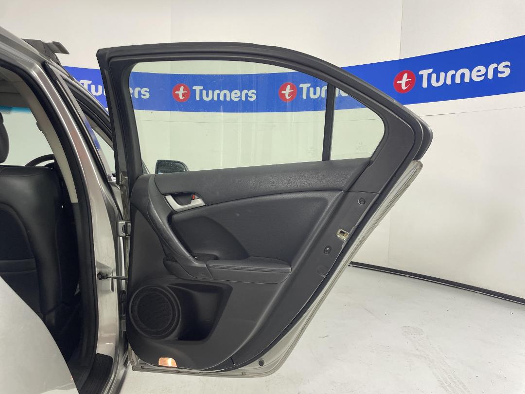 Photo '19' of Honda Accord