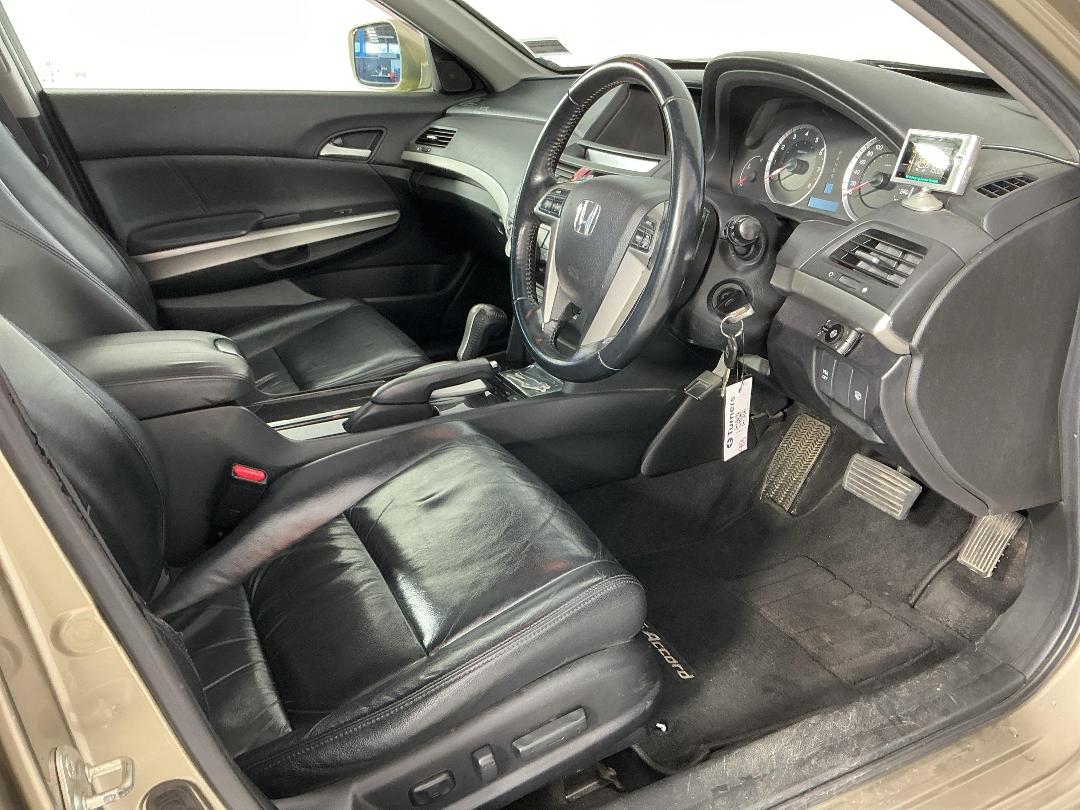 Photo '16' of Honda Accord