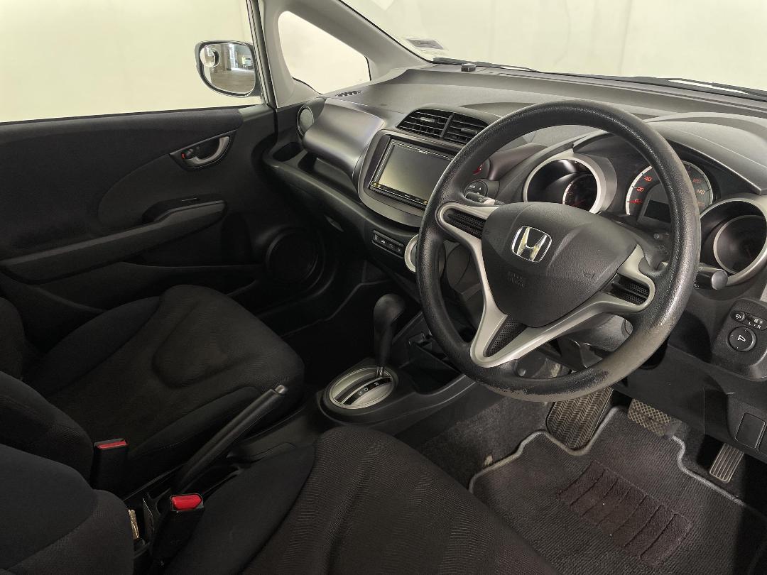 Photo '16' of Honda FIT