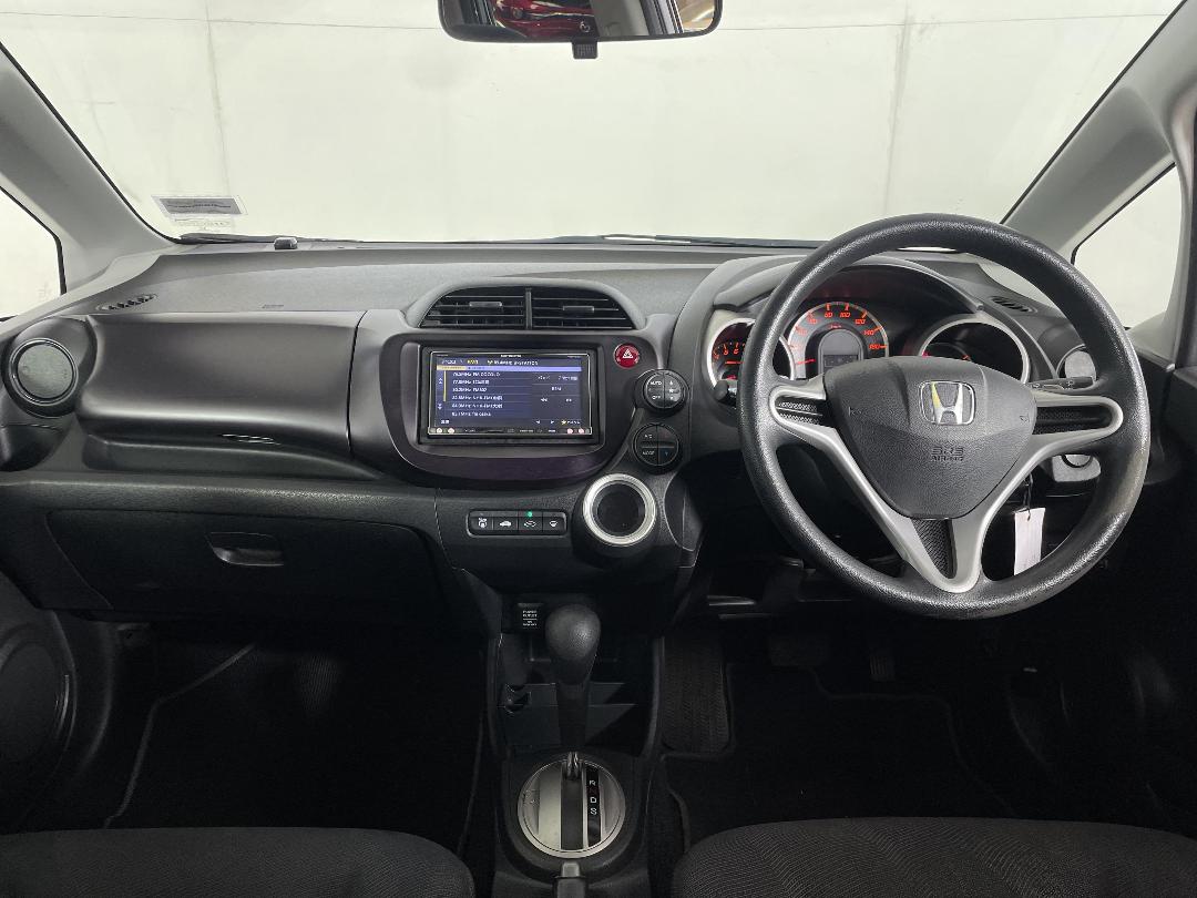 Photo '17' of Honda FIT