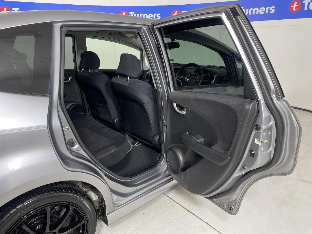 Photo '19' of Honda FIT