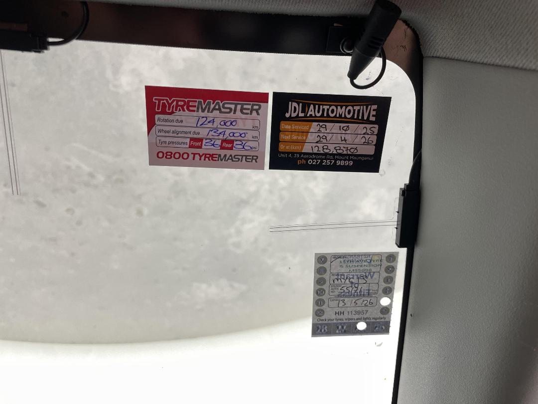 Photo '24' of Honda FIT