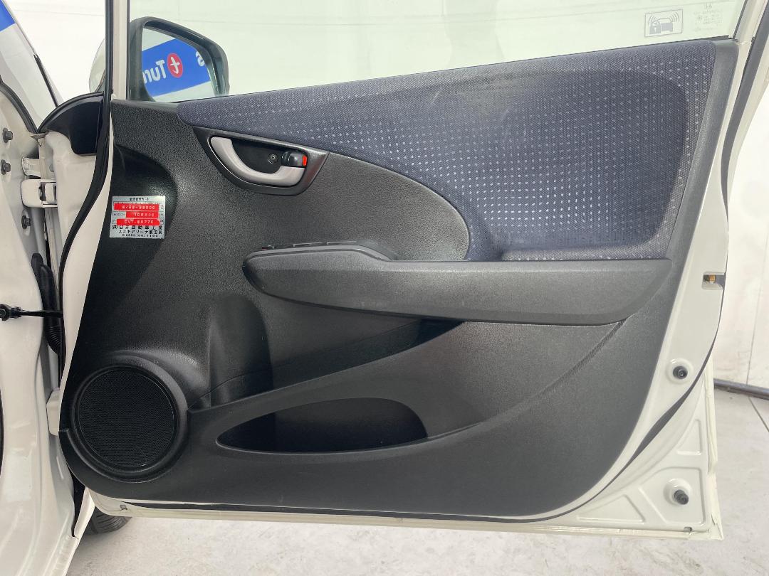 Photo '15' of Honda FIT Photo '15' of Honda FIT