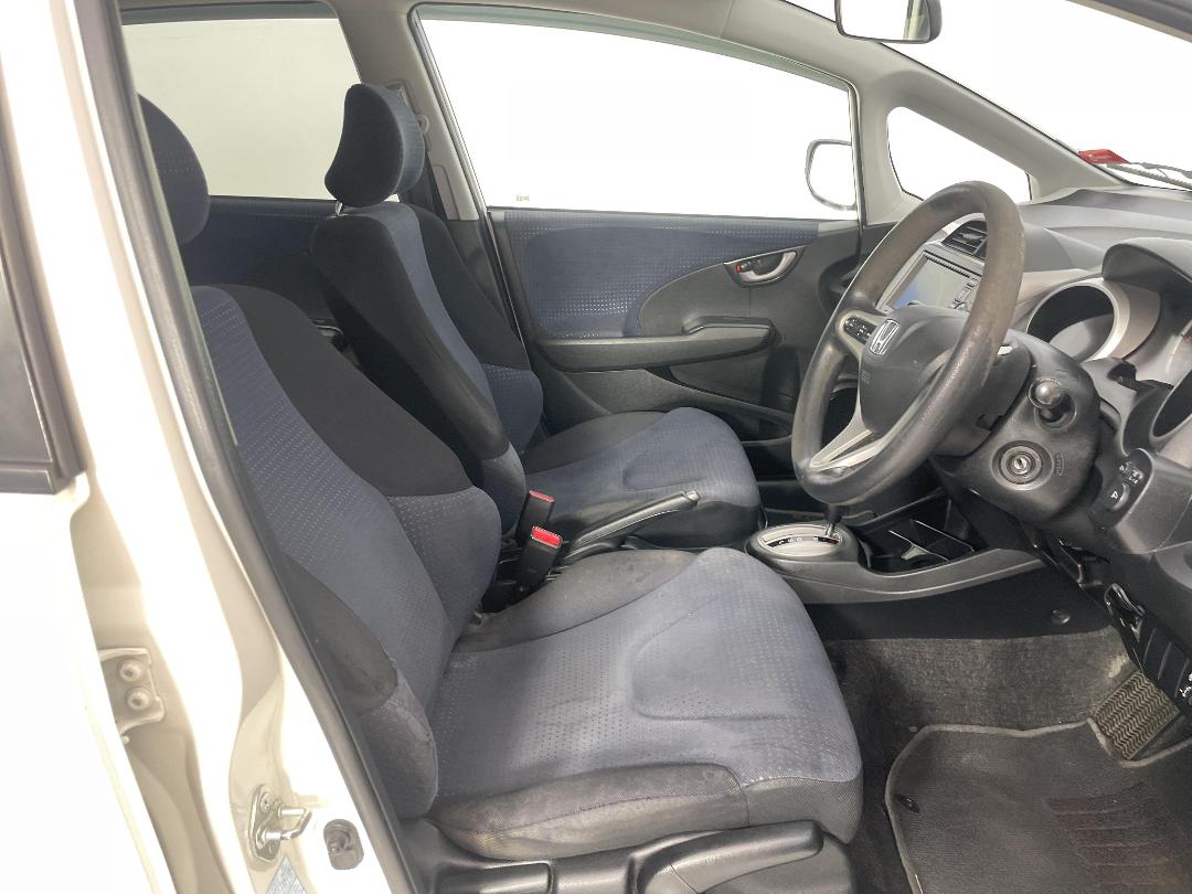 Photo '16' of Honda FIT Photo '16' of Honda FIT