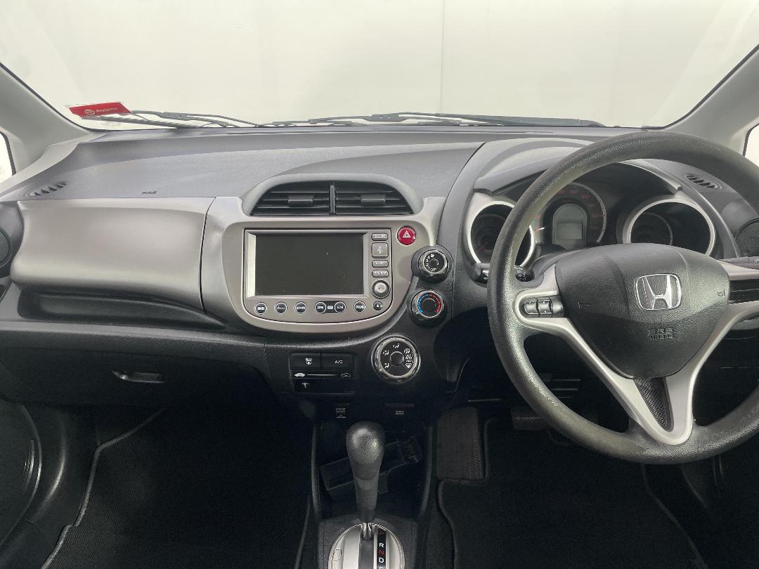 Photo '17' of Honda FIT Photo '17' of Honda FIT