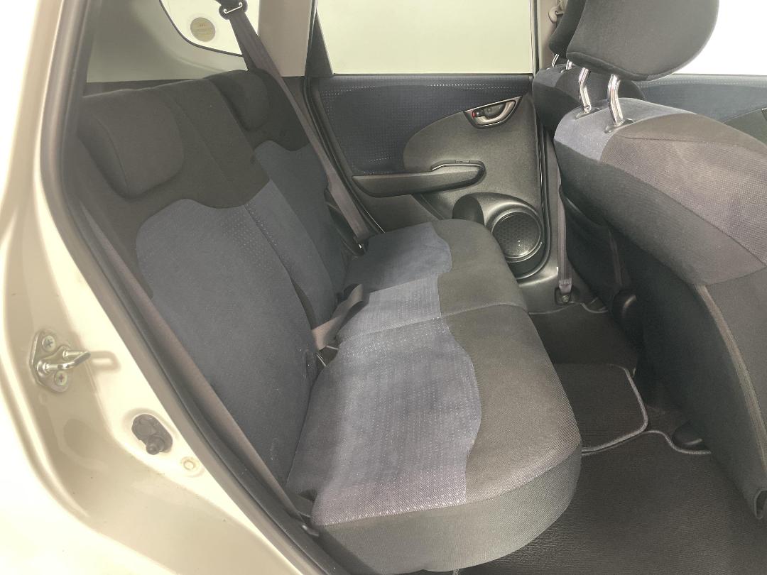 Photo '20' of Honda FIT Photo '20' of Honda FIT