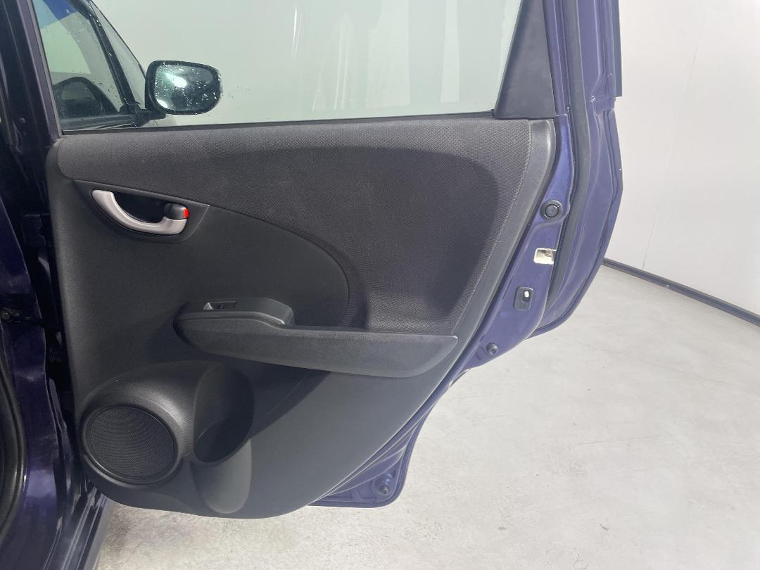 Photo '19' of Honda FIT