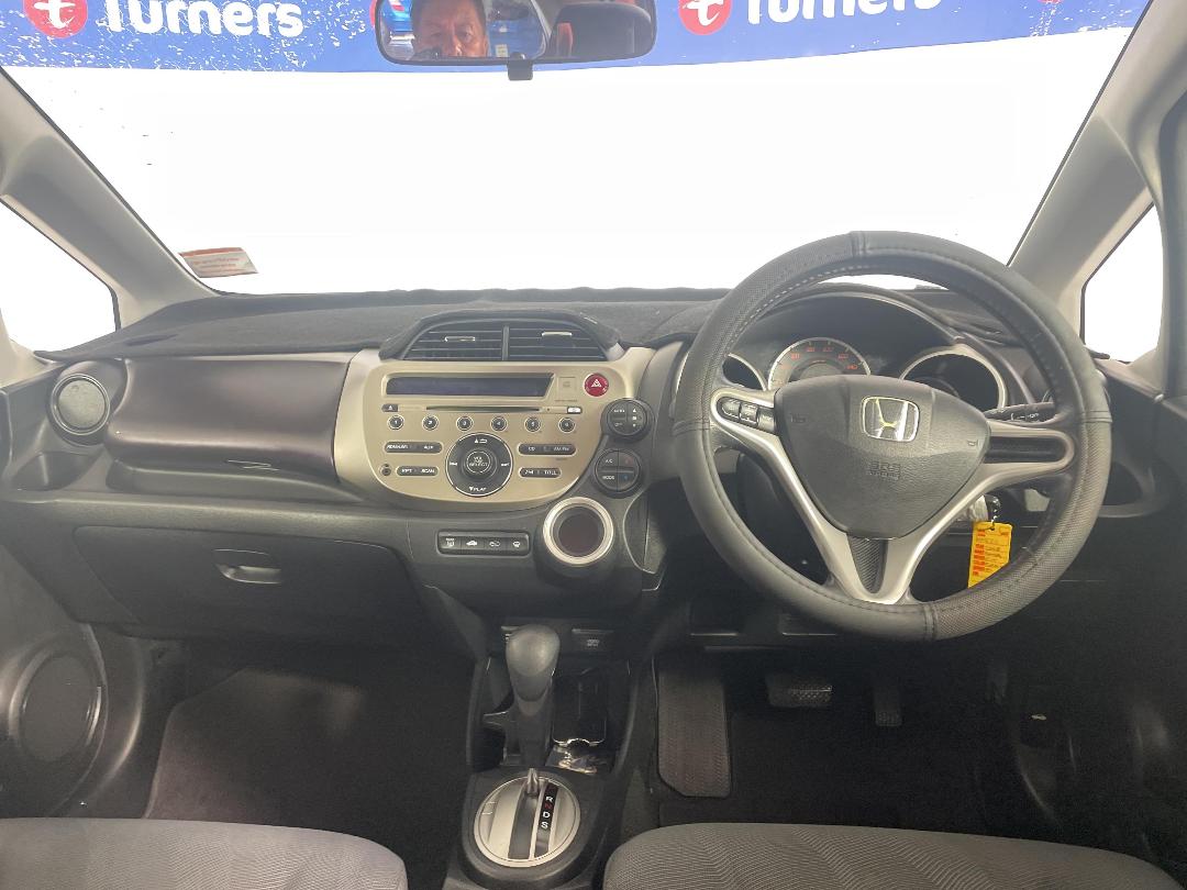 Photo '17' of Honda FIT